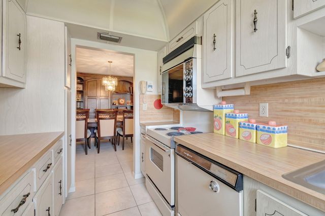 1245 High Point Place S C, Delray Beach, FL 33445