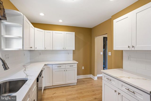 136 BAIRD AVE, Mount Ephraim, NJ 08059