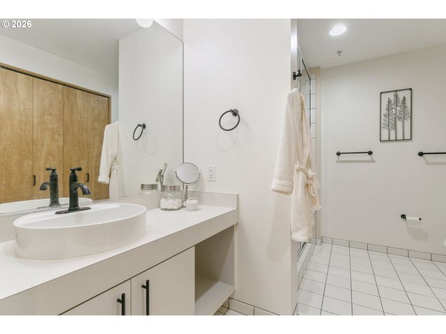 1255 Nw 9TH Ave 305, Portland, OR 97209