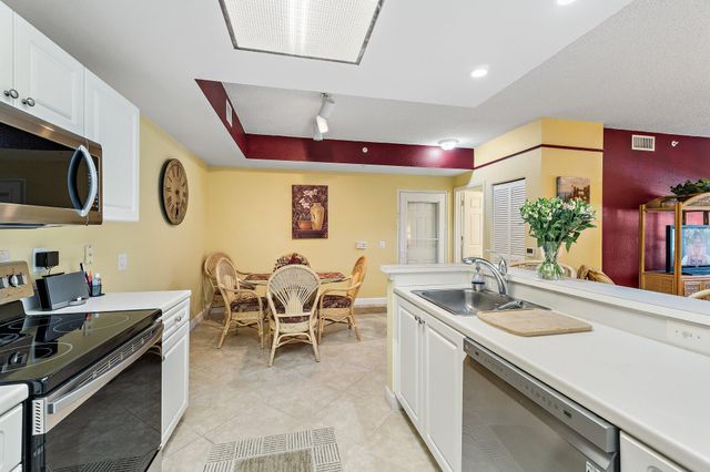 2810 Grande Parkway 107, Palm Beach Gardens, FL 33410