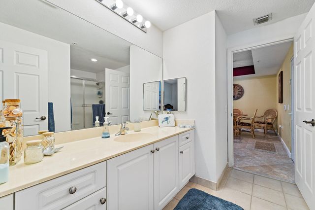 2810 Grande Parkway 107, Palm Beach Gardens, FL 33410
