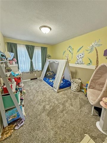 117 S GRAND Avenue, Maryville, MO 64468