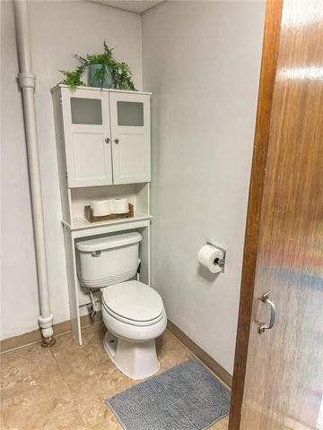 117 S GRAND Avenue, Maryville, MO 64468