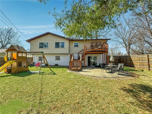 117 S GRAND Avenue, Maryville, MO 64468