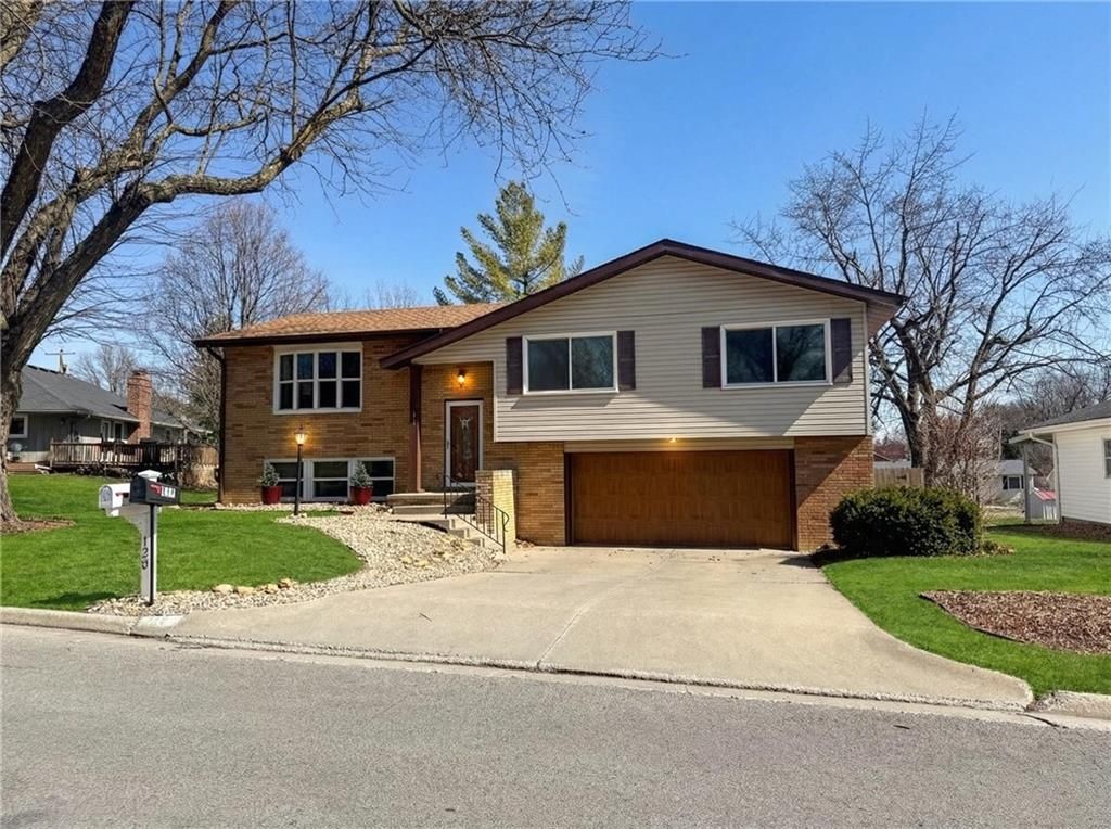 117 S GRAND Avenue, Maryville, MO 64468