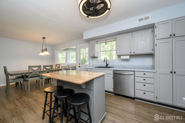 3 Teri Court, Jackson, NJ 08527