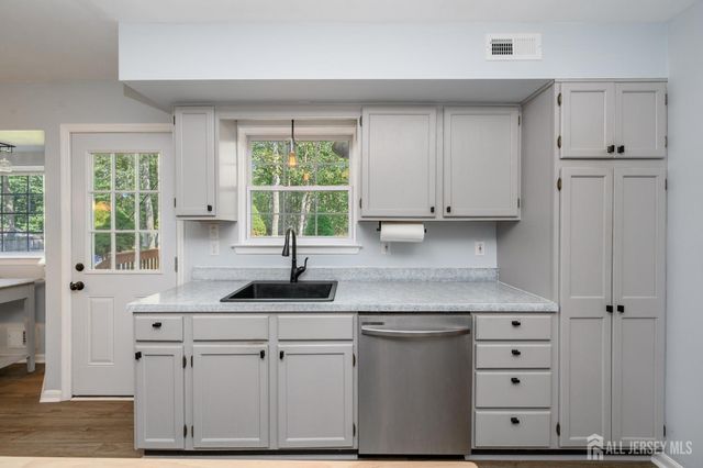 3 Teri Court, Jackson, NJ 08527