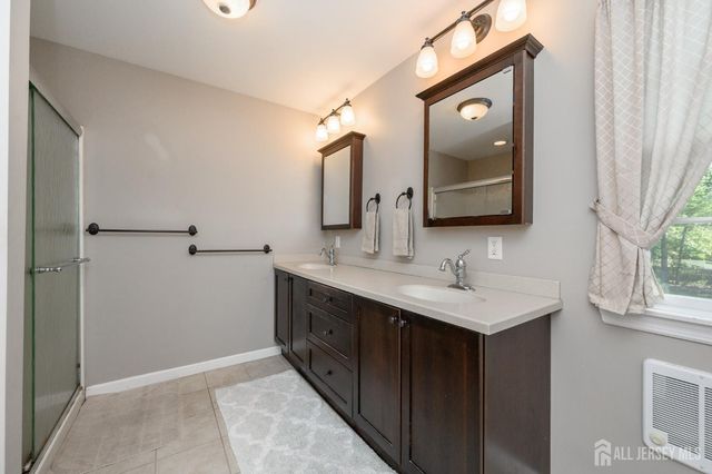 3 Teri Court, Jackson, NJ 08527