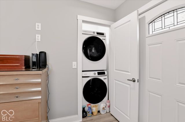 1064 Hosbrook, Indianapolis, IN 46203