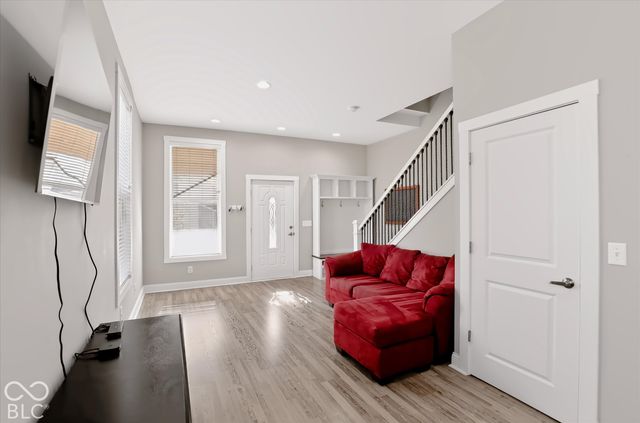 1064 Hosbrook, Indianapolis, IN 46203