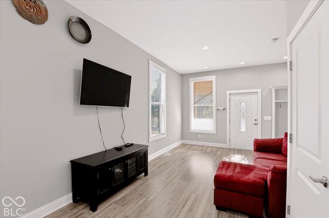 1064 Hosbrook, Indianapolis, IN 46203
