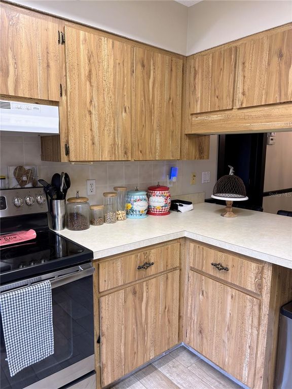 Image 15 of property listing at 2255 RIO DE JANEIRO AVENUE, Punta Gorda, FL 33983