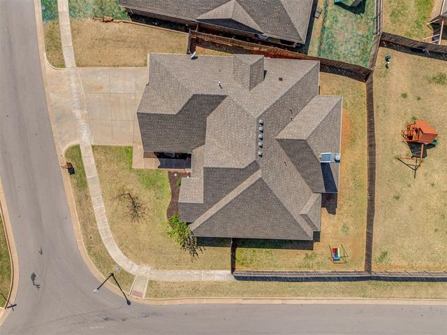 3329 NW 188th Street, Edmond, OK 73012