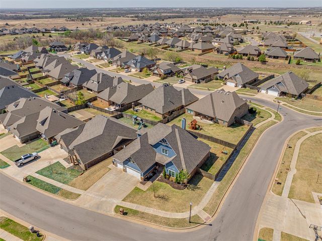 3329 NW 188th Street, Edmond, OK 73012