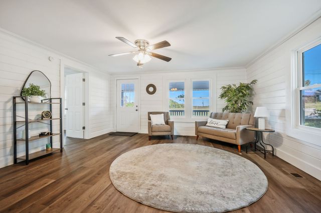 1865 Clydeton Rd, Waverly, TN 37185