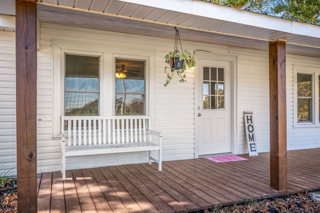 1865 Clydeton Rd, Waverly, TN 37185