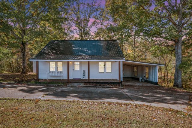 1865 Clydeton Rd, Waverly, TN 37185