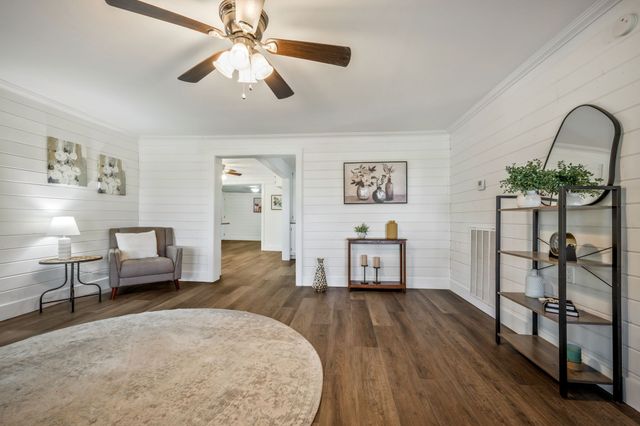 1865 Clydeton Rd, Waverly, TN 37185