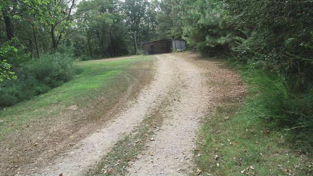 1865 Clydeton Rd, Waverly, TN 37185