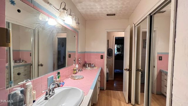 1414 Orleans Street, Johnson City, TN 37601