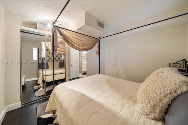 2750 NE 183rd St 401, Aventura, FL 33160