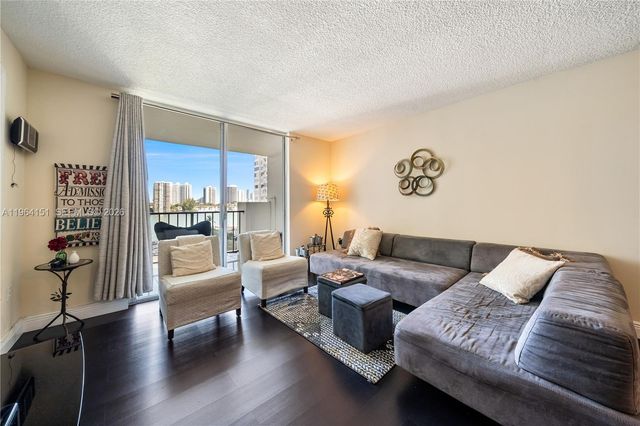 2750 NE 183rd St 401, Aventura, FL 33160