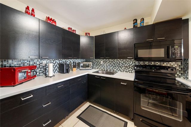 2750 NE 183rd St 401, Aventura, FL 33160