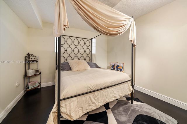 2750 NE 183rd St 401, Aventura, FL 33160