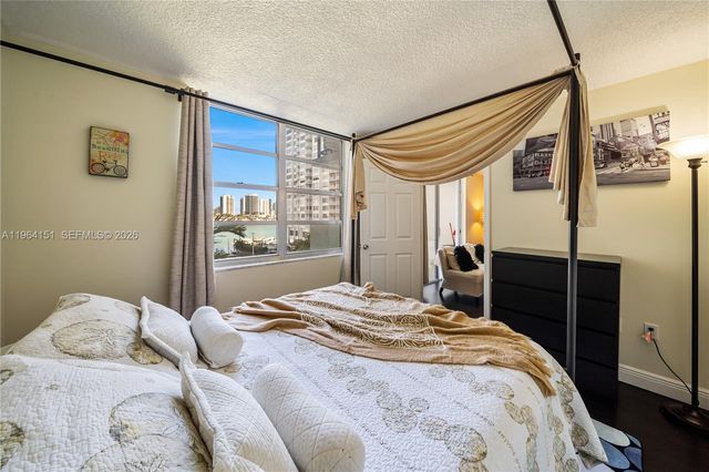 2750 NE 183rd St 401, Aventura, FL 33160