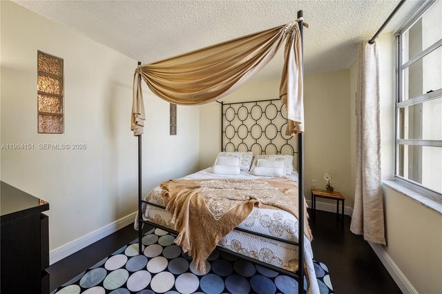 2750 NE 183rd St 401, Aventura, FL 33160