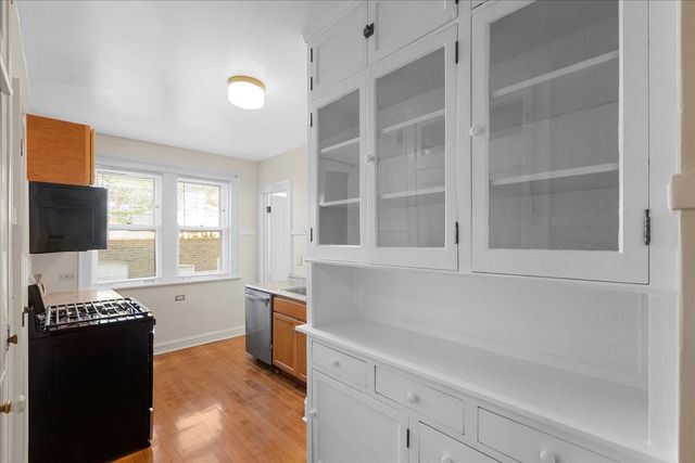 811 Dobson Street 1E, Evanston, IL 60202