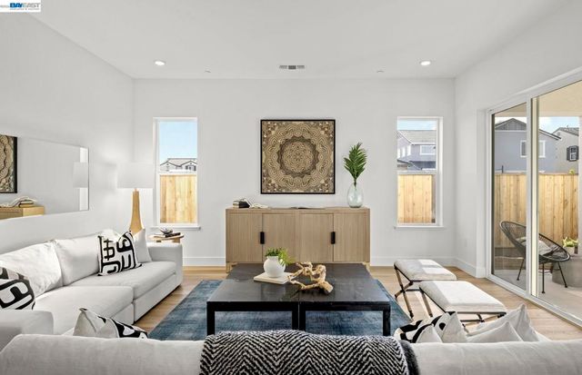 1037 Bradbury Dr, Discovery Bay, CA 94505