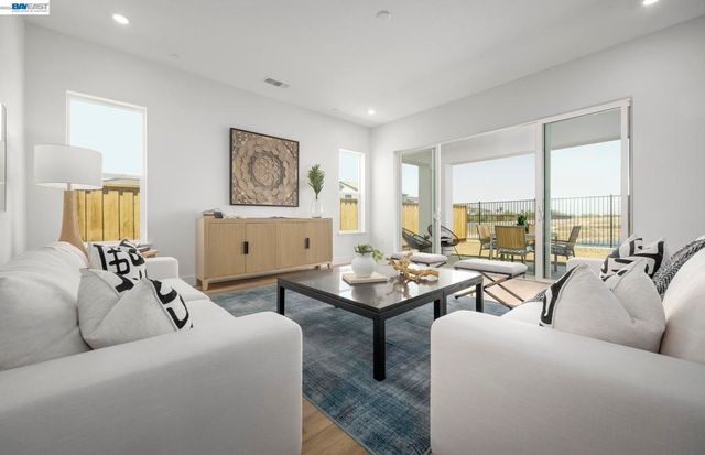 1037 Bradbury Dr, Discovery Bay, CA 94505