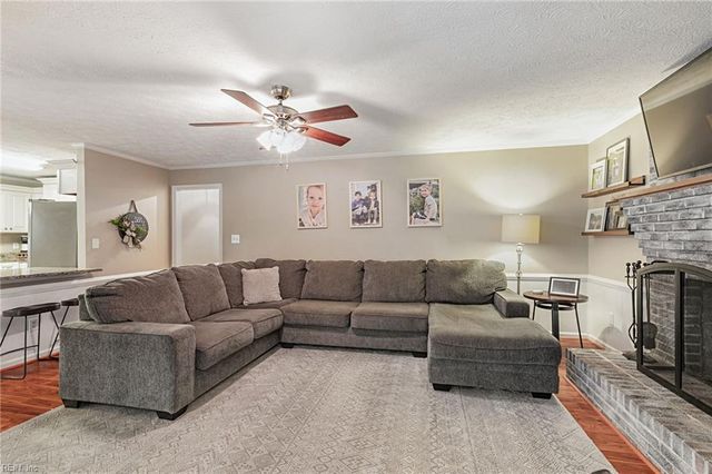330 Williamsburg CT, Newport News, VA 23606