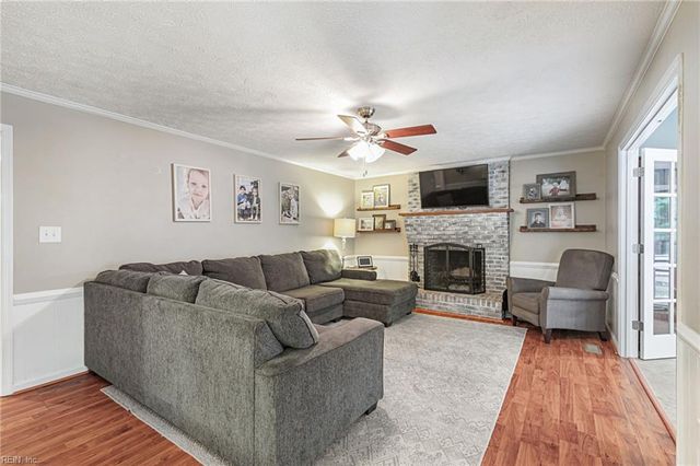 330 Williamsburg CT, Newport News, VA 23606