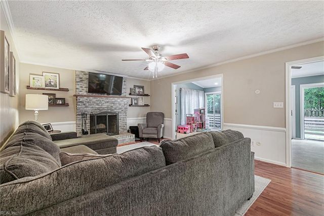 330 Williamsburg CT, Newport News, VA 23606