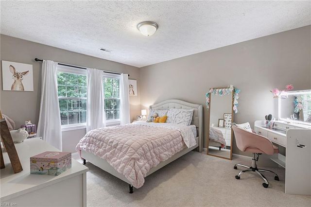 330 Williamsburg CT, Newport News, VA 23606