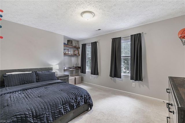 330 Williamsburg CT, Newport News, VA 23606