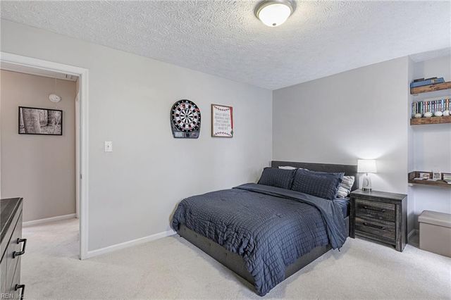 330 Williamsburg CT, Newport News, VA 23606