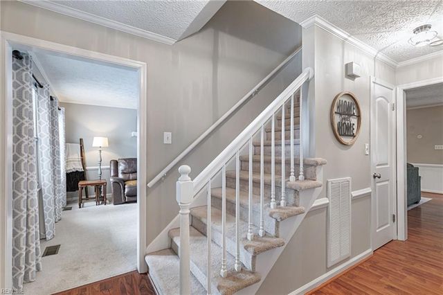 330 Williamsburg CT, Newport News, VA 23606