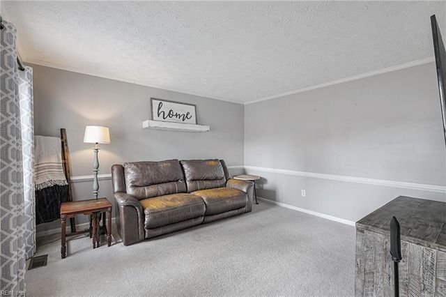 330 Williamsburg CT, Newport News, VA 23606