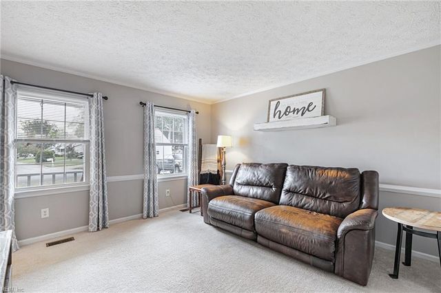 330 Williamsburg CT, Newport News, VA 23606