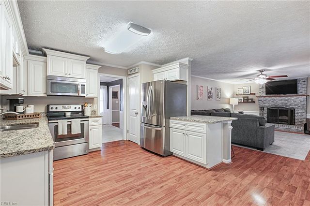 330 Williamsburg CT, Newport News, VA 23606
