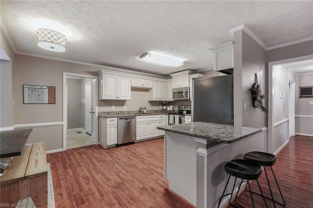 330 Williamsburg CT, Newport News, VA 23606