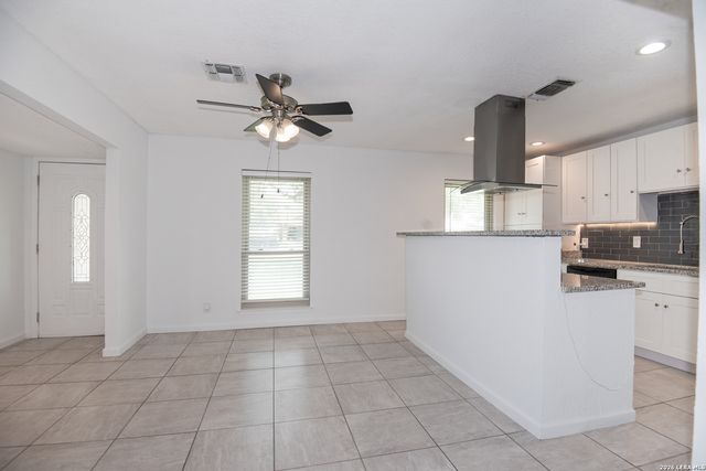 12122 Cherry Blossom St, San Antonio, TX 78247