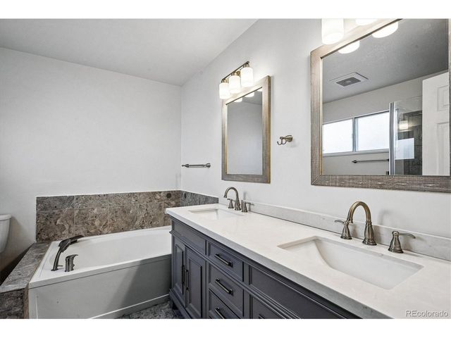 9445 Cheshire Ct, Highlands Ranch, CO 80130