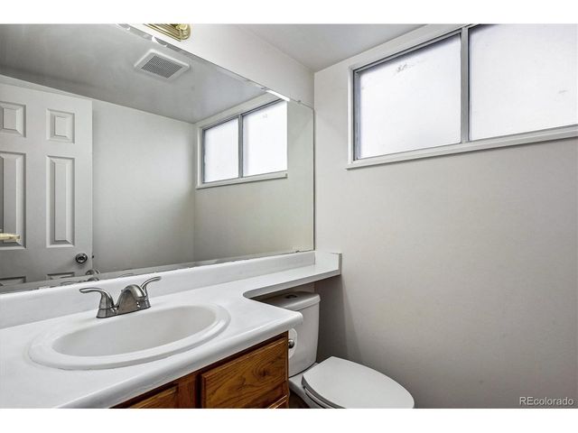 9445 Cheshire Ct, Highlands Ranch, CO 80130