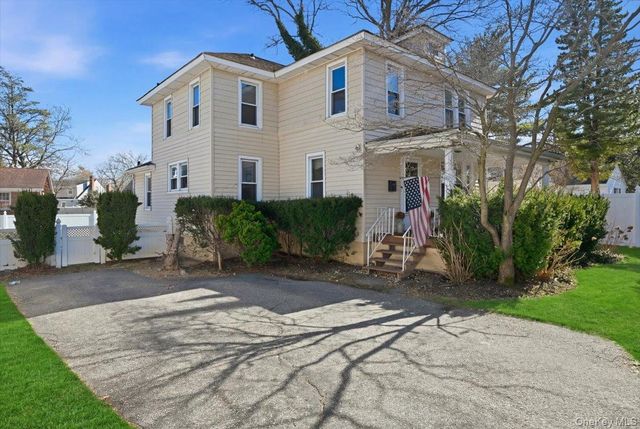 1165 Meadowbrook Road, Merrick, NY 11566