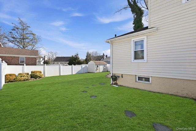 1165 Meadowbrook Road, Merrick, NY 11566