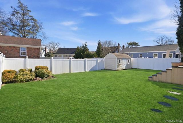 1165 Meadowbrook Road, Merrick, NY 11566